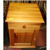 Image 1 : PINE END TABLE WITH 1 DRAWER & 1 DOOR 16 X 16 X 21