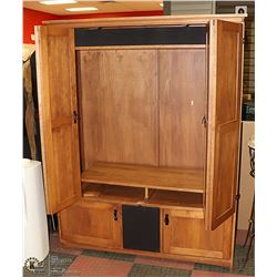 TV ENTERTAINMANT CABINET 59 X 23 X 76