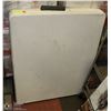 Image 1 : FOLDING TABLE