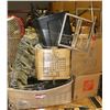 Image 1 : PALLET OF HANGERS & STORE DISPLAYS