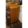 Image 1 : VINTAGE CLASSIC PANTS AND CLOTHES PRESSER