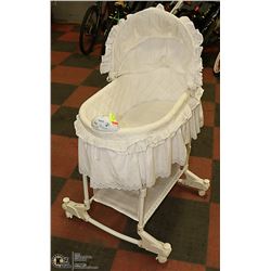 WHITE CRADLE WITH MUSIC