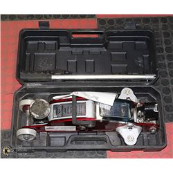 4000LB GRIP FLOOR JACK - SHAFT SLOT IS CHIPPED BUT