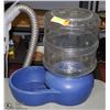 Image 1 : WATER DISH WITH FILLER