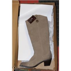 GENUINE 1976 GENUNIE LEATHER LDS BOOTS SZ 8