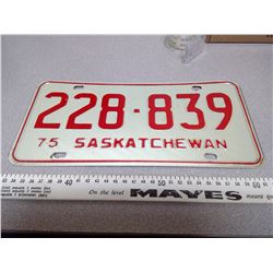 1975 SASKATCHEWAN LICENSE PLATE 228-839