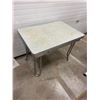 Image 1 : 1950's Arborite Draw Leaf Table 42" X 49" Closed