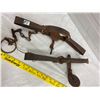 Image 2 : 2 Vintage Leg Hold Traps