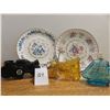 Image 2 : 2 Avon plates & 3 figurines