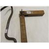 Image 2 : Hand scythe, bale hook, wood square