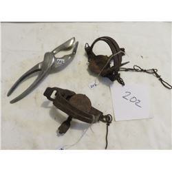 2 traps - chicken tool for slaughtering