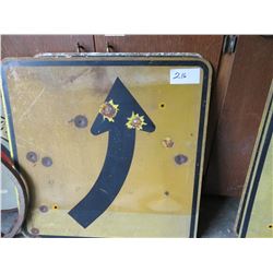 Yellow curved highway sign - heavy 30 x 30