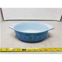 VINTAGE PYREX DISH NO LID