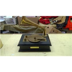 GRAMAPHONE JEWLERY BOX 9.5" X 6.5"