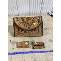 LEATHER TOOLED PURSE + 2 KEY CHAINS