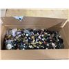 Image 1 : 12.5LBS ASSORTED BUTTONS