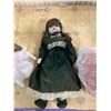 Image 4 : 3 COLLECTABLE VICTORIAN STYLE DOLLS