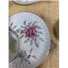 Image 6 : 4 PLATES WITH MATCHING TEACUPS PINK ROSES