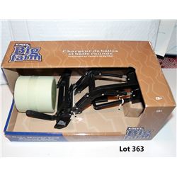 ERTL Bale Mover and Round Bale 37786