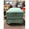 Image 3 : Green Velvet Foot Stool
