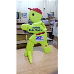 KIDS AT PLAYING WARNING DISPLAY