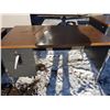 Image 1 : 2 Drawer Metal Desk