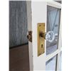 Image 2 : 15 PANEL WOODEN DOOR W/ GLASS DOOR KNOB