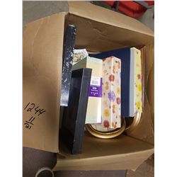 Lot Photo Albums & Picture Frams