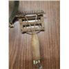 Image 5 : Curry Comb / Seive & Misc Item