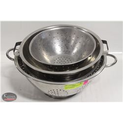 LOT OF 4 ASSORTED SIZE STAINLESS STEEL COLANDERS