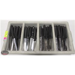 CUTLERY TRAY W/ MANY STEAK KNIVES