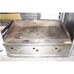 FLAT TOP GRILL 36" X 24.5" X 16"