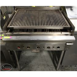 QUEST COMMERCIAL NATURAL GAS CHARBROILER W/ STAND