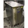 Image 1 : BAXTER STAINLESS STEEL ROLLING BIN W/ SLIDING TOP