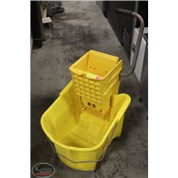 COMMERCIAL MOP BUCKET W/ WRINGER