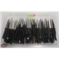 TRAY W/ 100 ASSORTED STEAK & PARING KNIVES