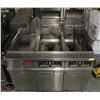 Image 1 : FRYMASTER DOUBLE DEEP FRYER W/ FRY DUMP STATION