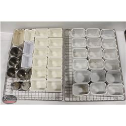 2 WIRE TRAYS WITH CONDIMENT HOLDERS