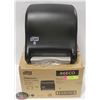 Image 1 : NEW TORK HAND TOWEL DISPENSER SYSTEM