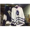 Image 2 : 3 ASSORTED OILERS AND MAPLE LEAF JERSEYS (OILERS JERSEY SIGNED AUTHENTICITY UNKNOWN)