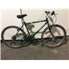 Image 2 : 2 BIKES - GREEN ARASHI 18-SPEED ROAD BIKE, RED ARASHI 21-SPEED FULL SUSPENSION MOUNTAIN BIKE