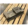 Image 2 : KURT 8" ANGLOCK VISE