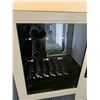 Image 2 : Coin operated vending machine