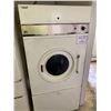 Image 1 : Industrial Gas Permanent Press Clothes dryer