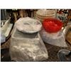 Image 1 : Lot of plastic and aluminum containers