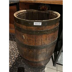 Oak Barrel with iron coopering