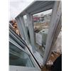 Image 6 : DOUBLE PANE WINDOW 65 X 98 X 6.5" C/W 2 SCREENS