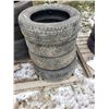 Image 4 : 4 Firestone Affinity 215/60/R17 Tires
