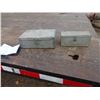 Image 1 : 2 SMALL METAL BOXES