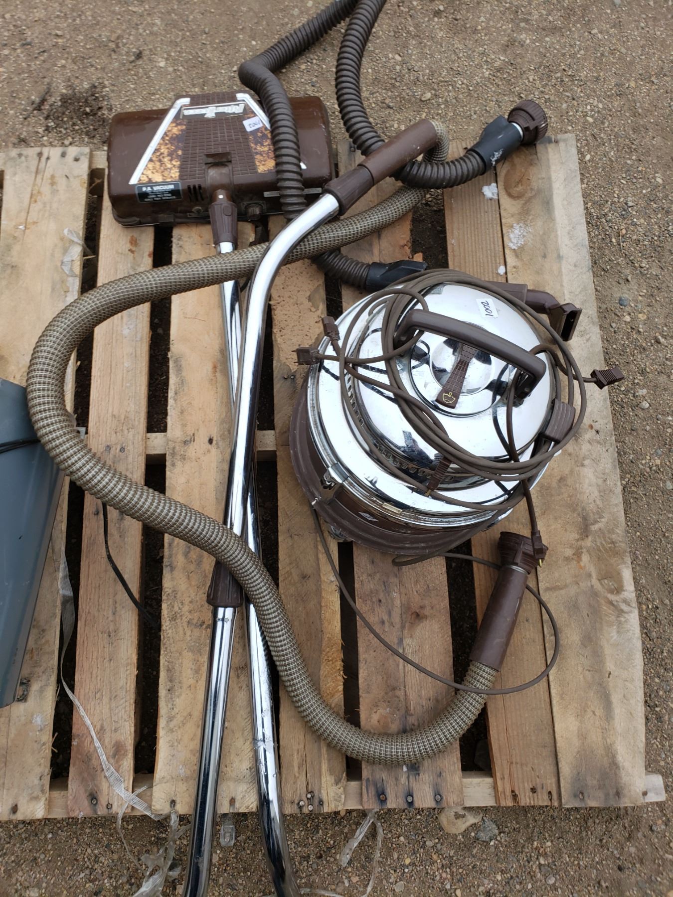 Filter Queen Vacuum Chrome All Attachments Schmalz Auctions